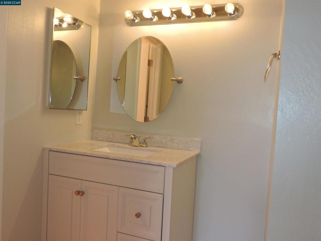 5 CORNERS - Residential Lease