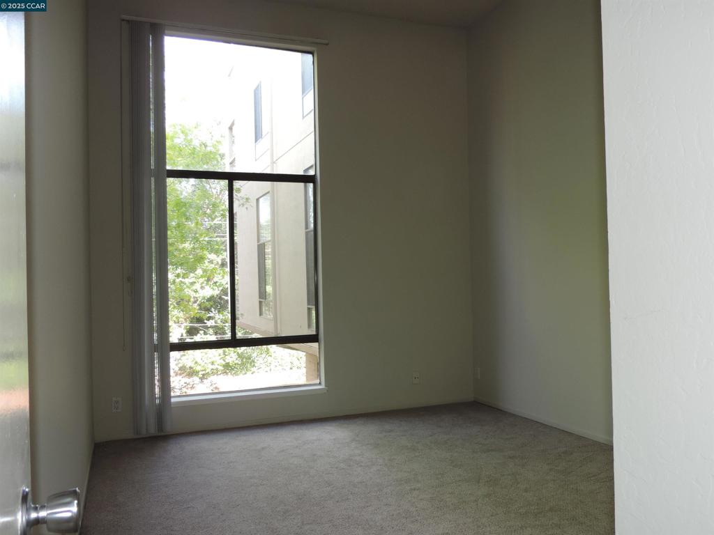 5 CORNERS - Residential Lease