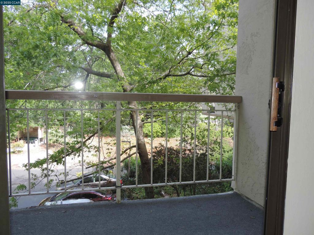 5 CORNERS - Residential Lease