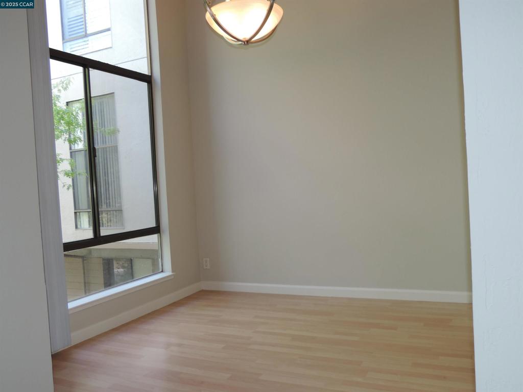 5 CORNERS - Residential Lease