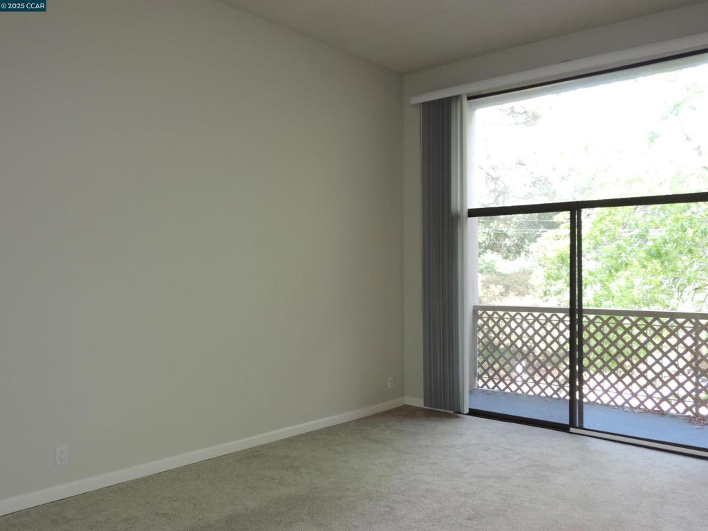 5 CORNERS - Residential Lease