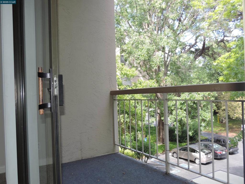 5 CORNERS - Residential Lease