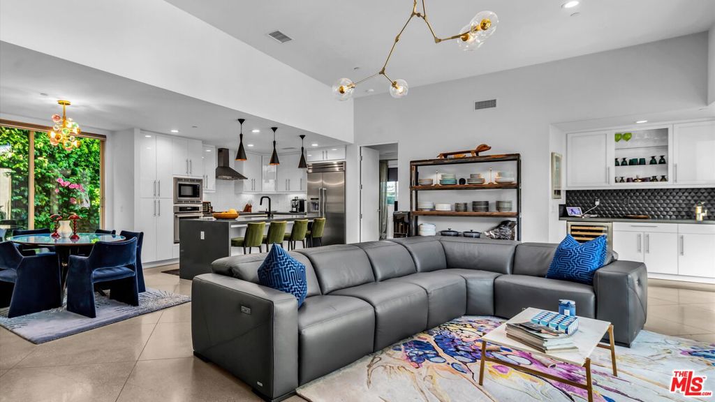 3010 N Avenida Caballeros