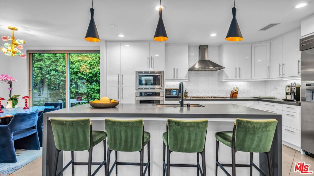 3010 N Avenida Caballeros