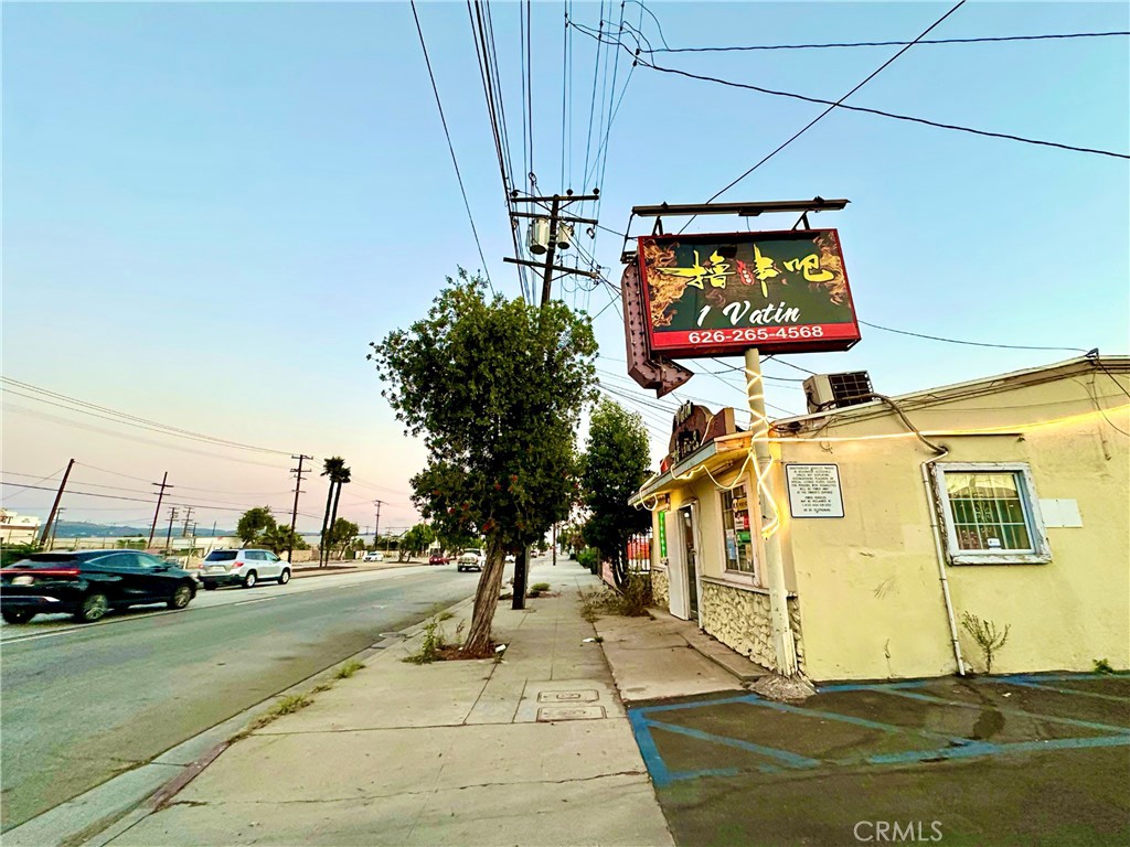 2541 Rosemead Boulevard