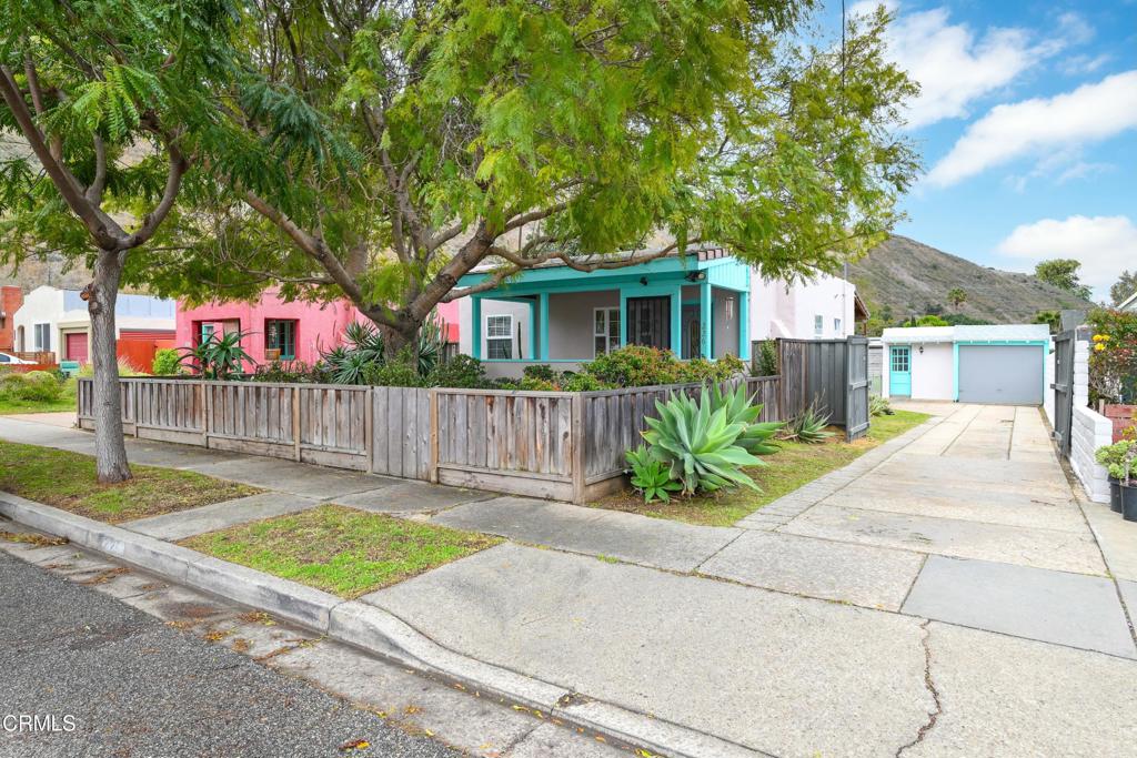 226 El Medio Street