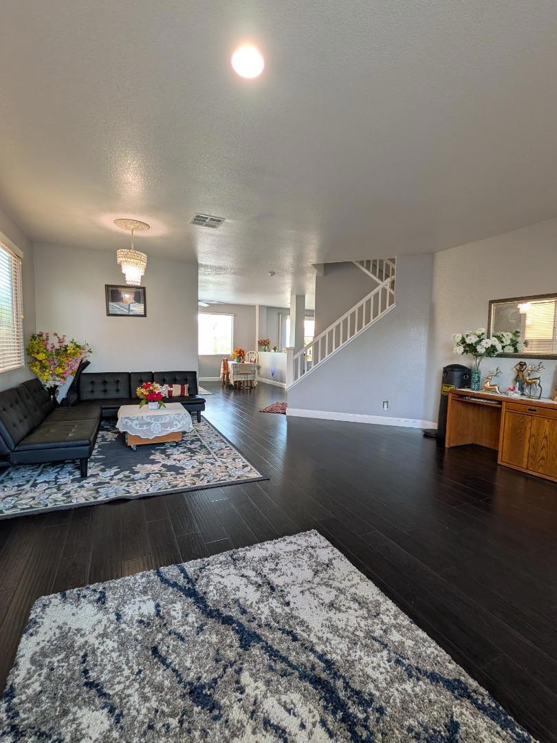 2517 JAYDEN Way