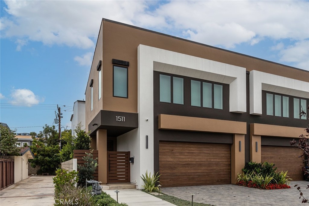 1511 Cliff Dr