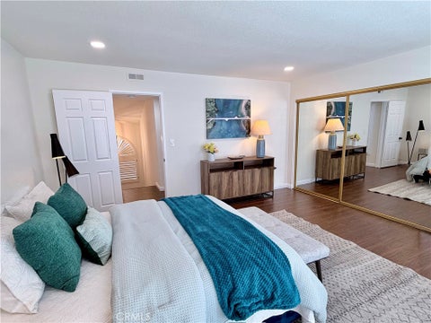 Tiny photo for 1421 12th Street #5, Manhattan Beach, CA 90266 (MLS # IN26185937)
