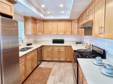 Tiny photo for 1421 12th Street #5, Manhattan Beach, CA 90266 (MLS # IN26185937)