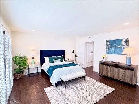 Tiny photo for 1421 12th Street #5, Manhattan Beach, CA 90266 (MLS # IN26185937)