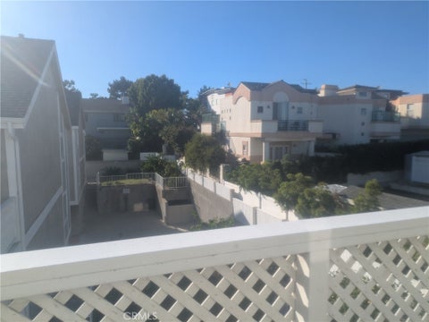 Tiny photo for 1421 12th Street #5, Manhattan Beach, CA 90266 (MLS # IN26185937)