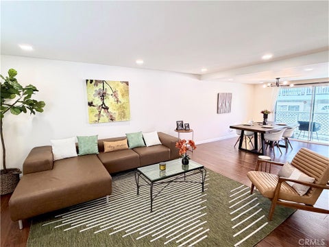 Tiny photo for 1421 12th Street #5, Manhattan Beach, CA 90266 (MLS # IN26185937)