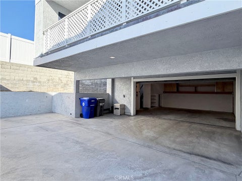 Tiny photo for 1421 12th Street #5, Manhattan Beach, CA 90266 (MLS # IN26185937)