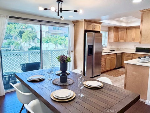 Tiny photo for 1421 12th Street #5, Manhattan Beach, CA 90266 (MLS # IN26185937)