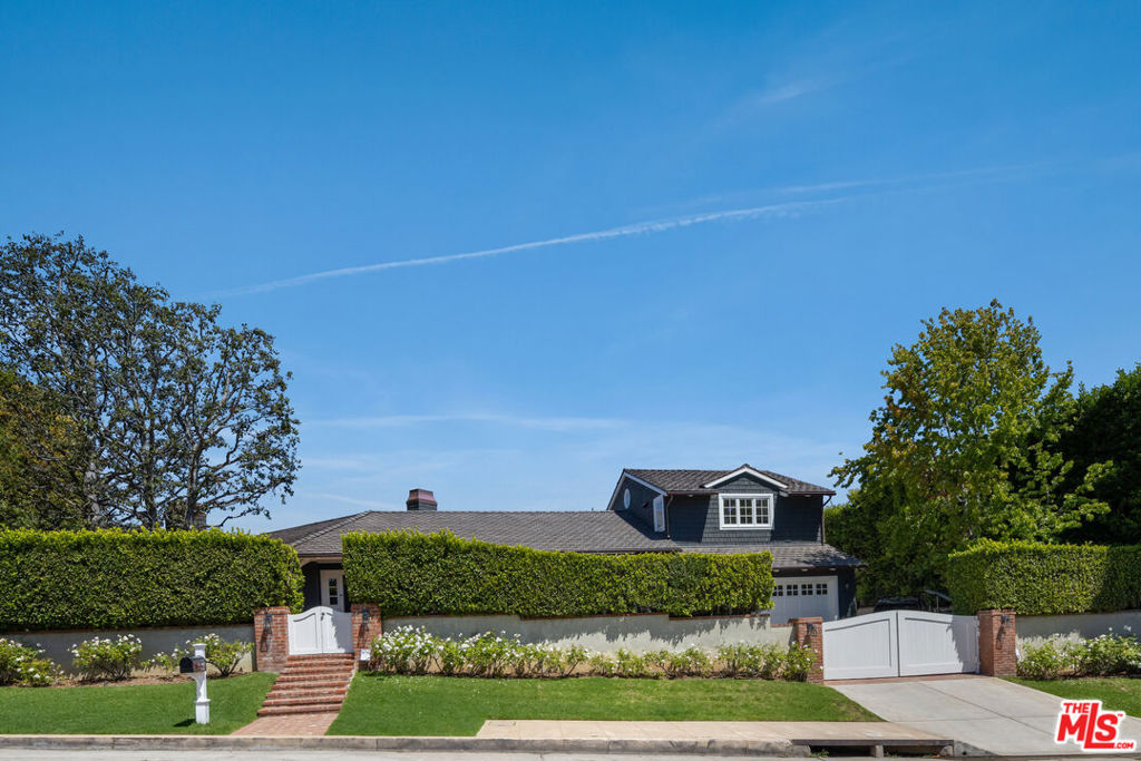 934 Amalfi Drive
