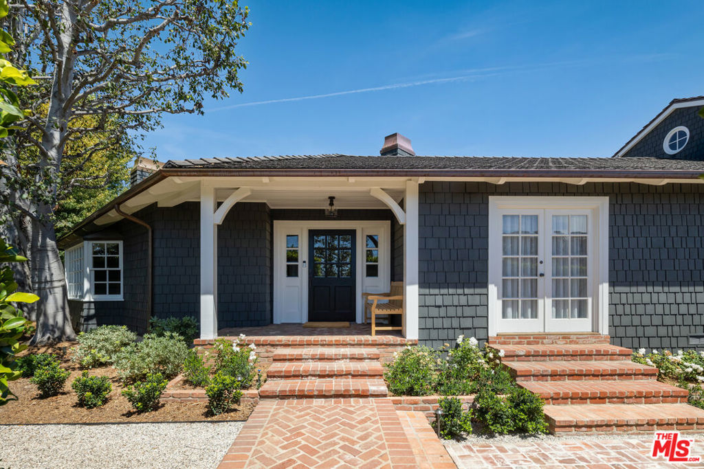 934 Amalfi Drive