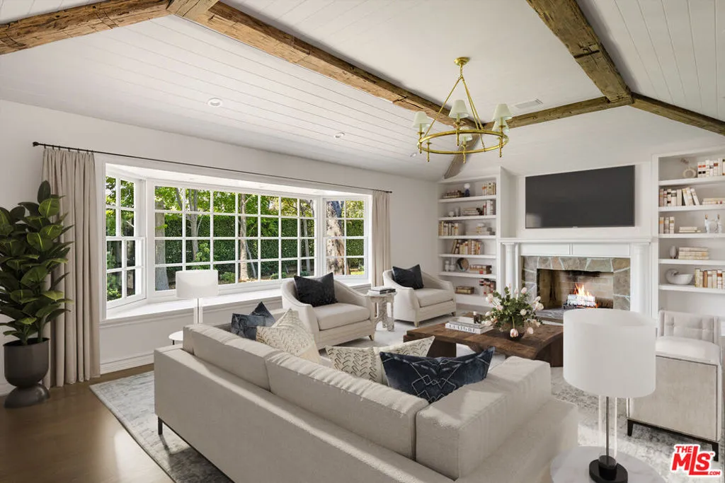 Pacific Palisades, California 90272, United States, 6 Bedrooms Bedrooms, ,6 BathroomsBathrooms,Residential,Active,186905