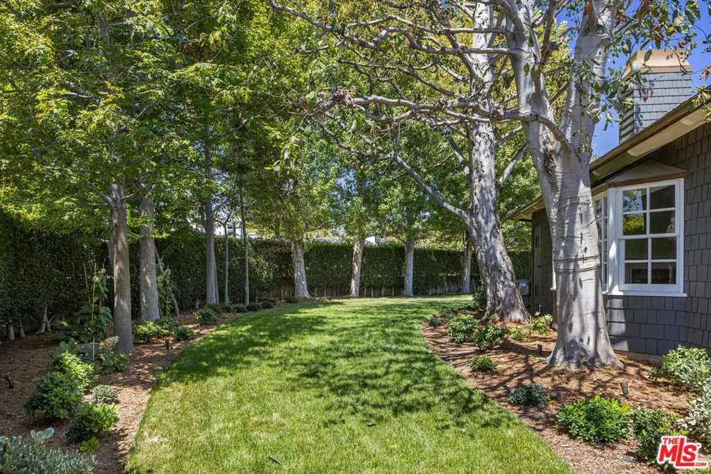 Pacific Palisades, California 90272, United States, 6 Bedrooms Bedrooms, ,6 BathroomsBathrooms,Residential,Active,186905