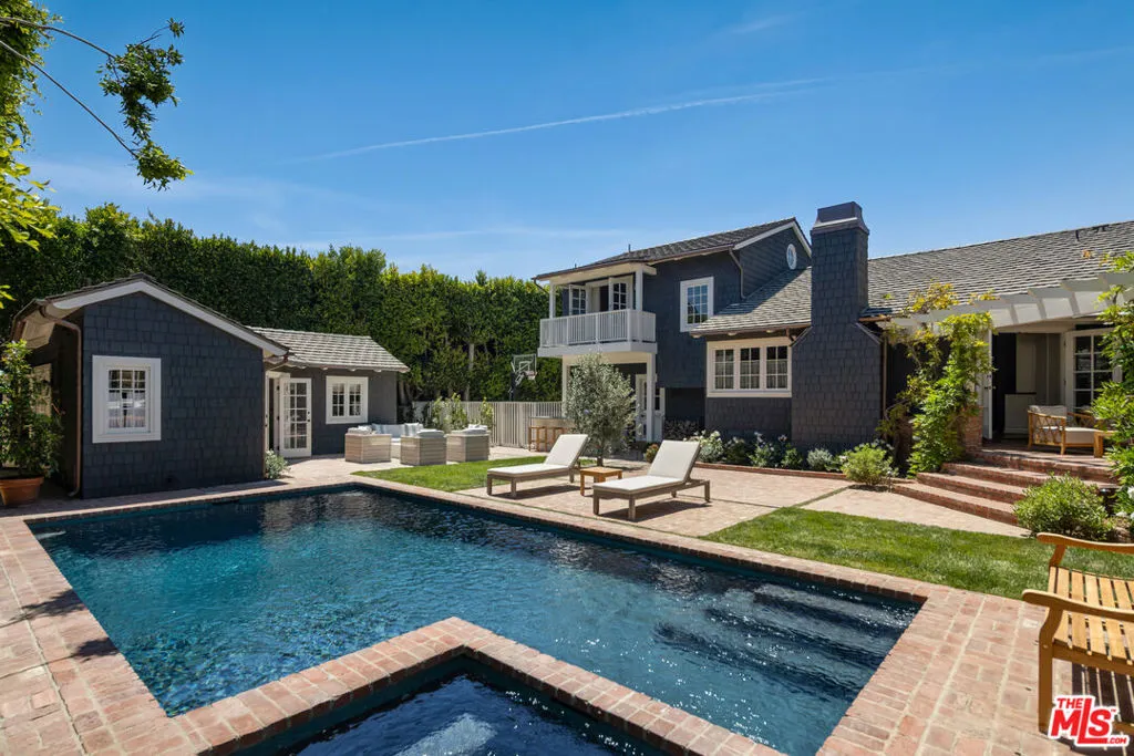 Pacific Palisades, California 90272, United States, 6 Bedrooms Bedrooms, ,6 BathroomsBathrooms,Residential,Active,186905