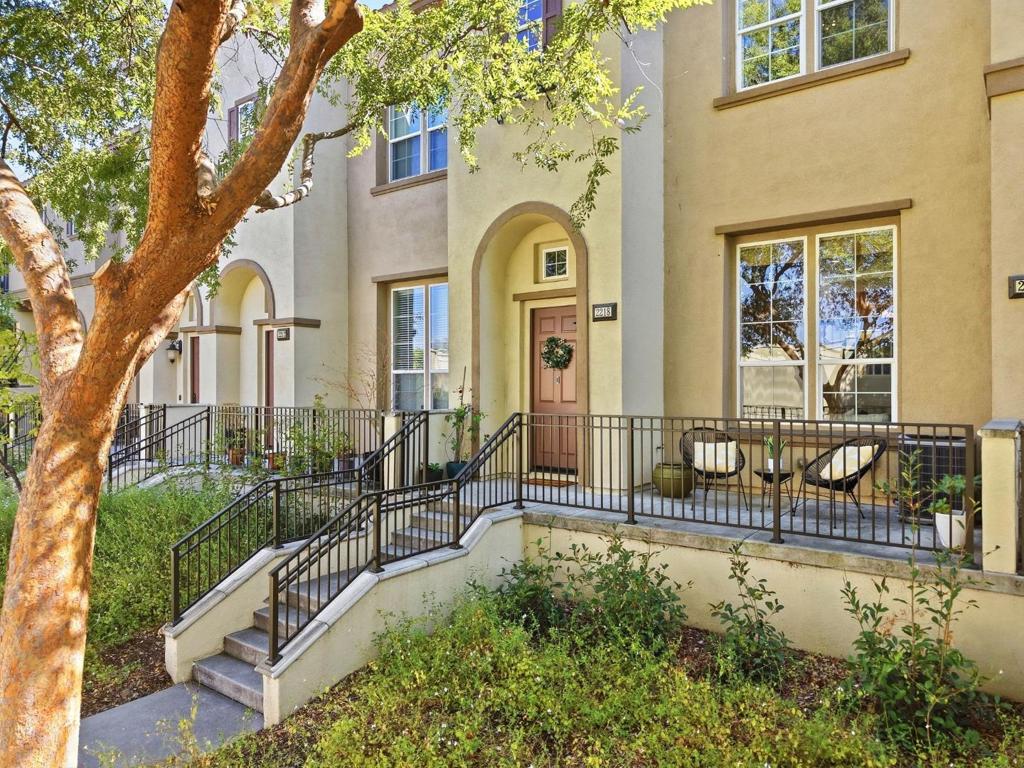 2218 Santoro Lane