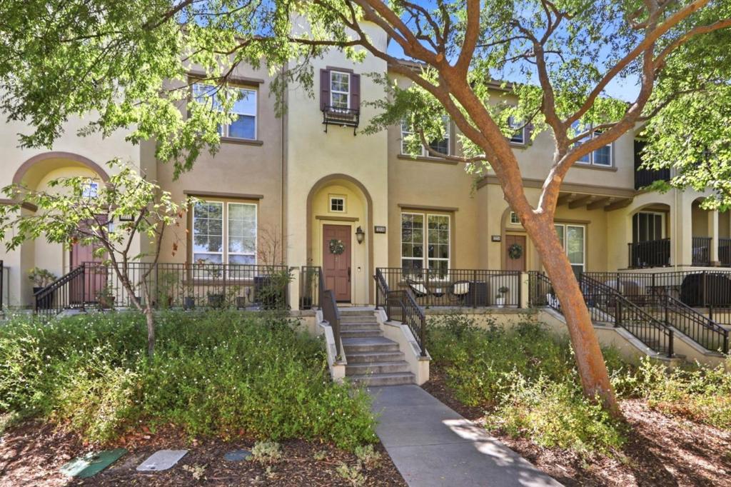 2218 Santoro Lane