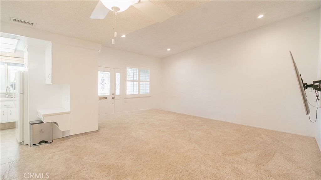 1880 St John Rd Mut 15, 33B