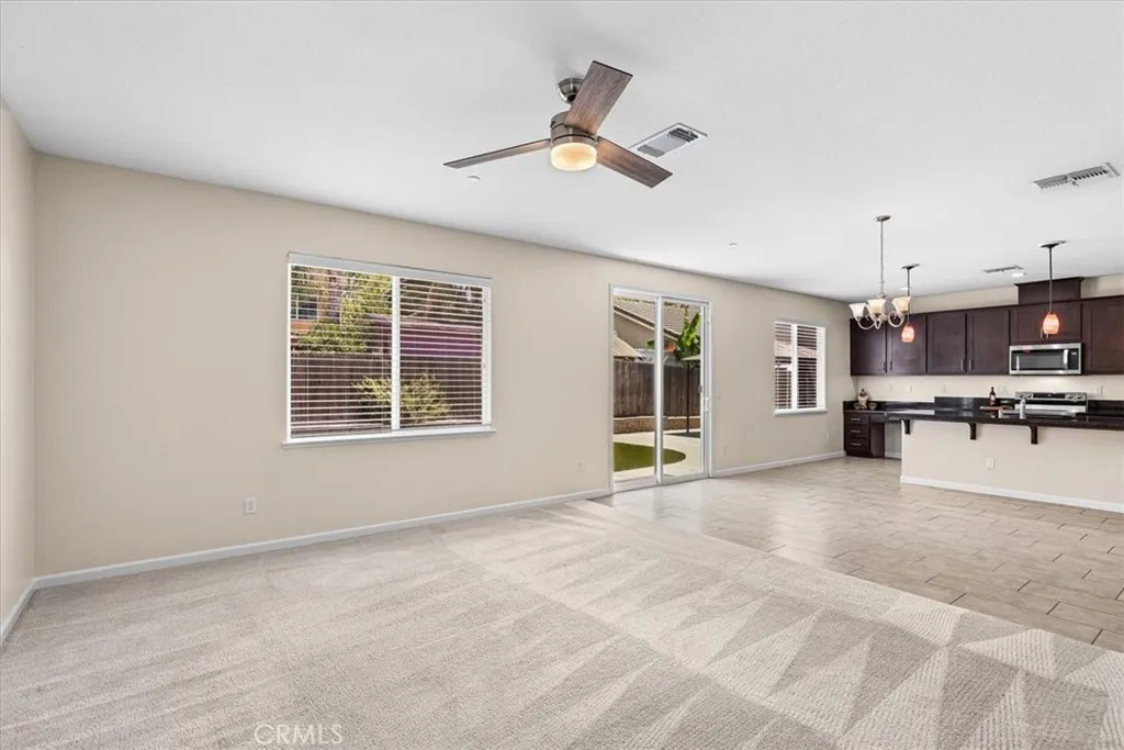 Atwater, California 95301, United States, 4 Bedrooms Bedrooms, ,4 BathroomsBathrooms,Residential,Pending,190568