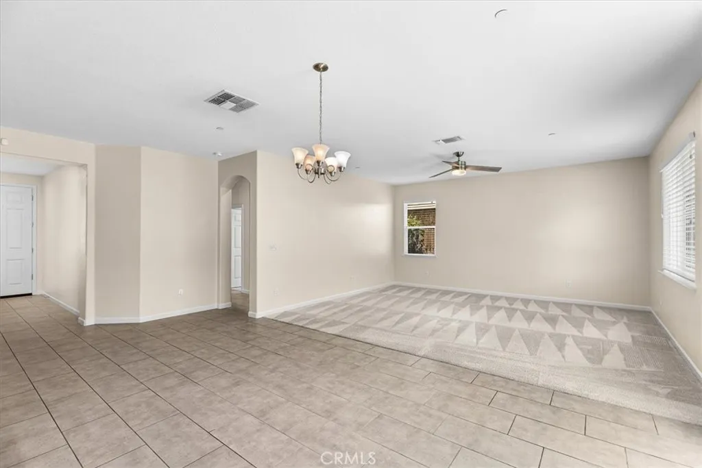 Atwater, California 95301, United States, 4 Bedrooms Bedrooms, ,4 BathroomsBathrooms,Residential,Pending,190568