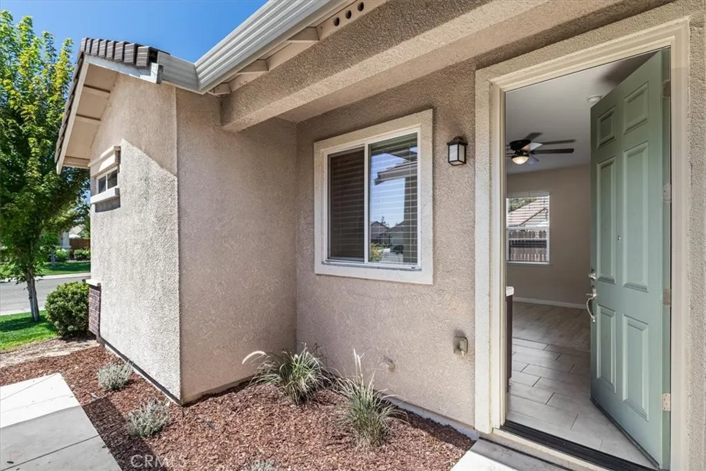 Atwater, California 95301, United States, 4 Bedrooms Bedrooms, ,4 BathroomsBathrooms,Residential,Pending,190568