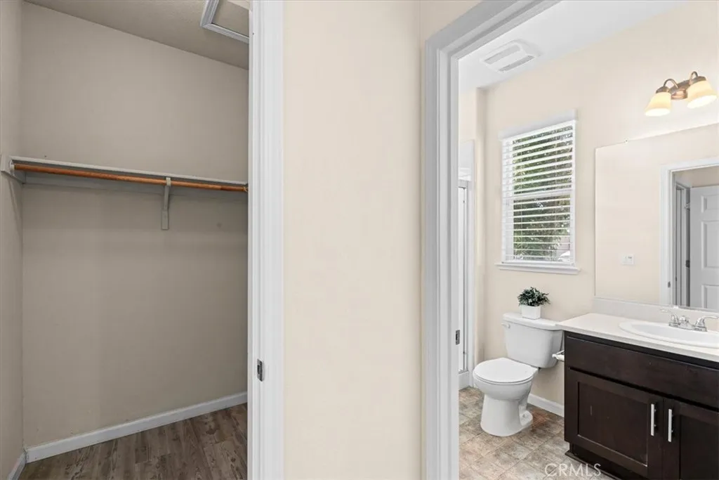 Atwater, California 95301, United States, 4 Bedrooms Bedrooms, ,4 BathroomsBathrooms,Residential,Pending,190568