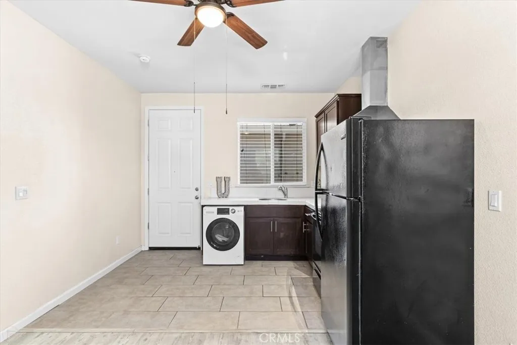 Atwater, California 95301, United States, 4 Bedrooms Bedrooms, ,4 BathroomsBathrooms,Residential,Pending,190568