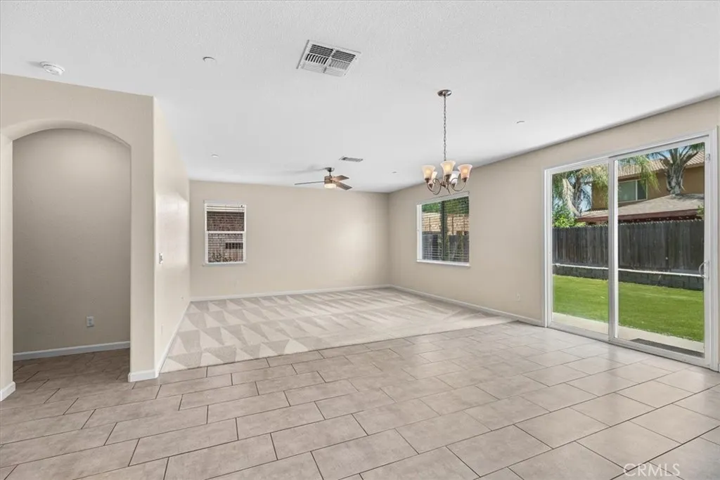 Atwater, California 95301, United States, 4 Bedrooms Bedrooms, ,4 BathroomsBathrooms,Residential,Pending,190568