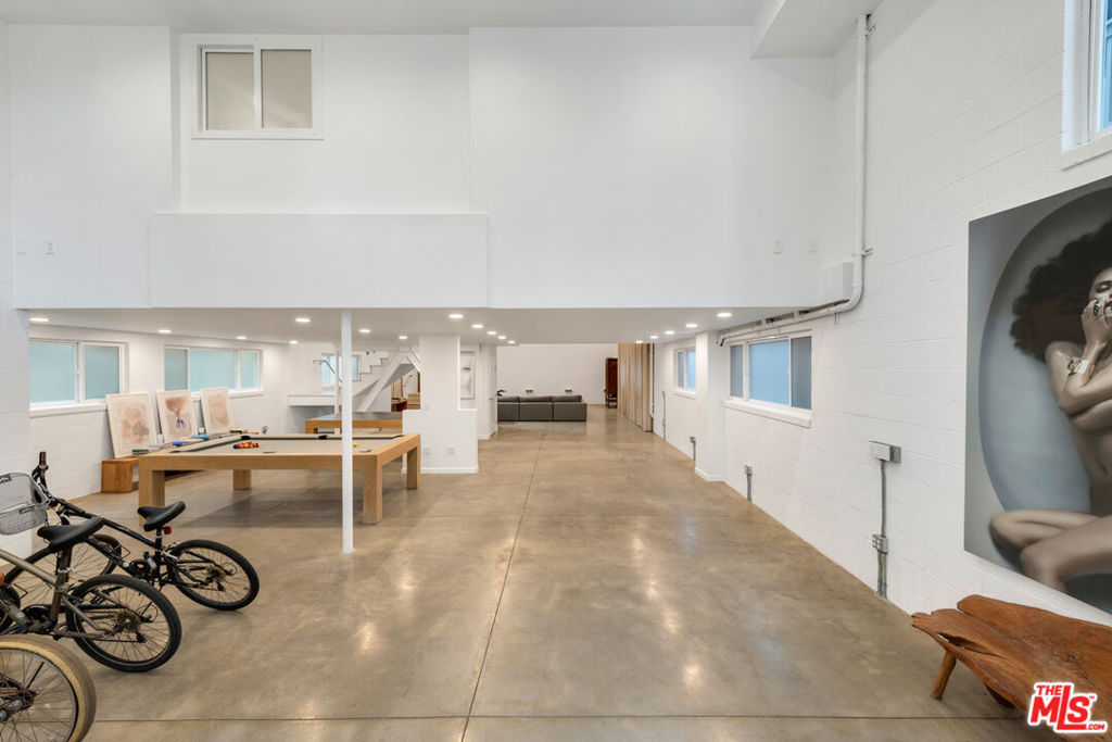 633 Santa Clara Avenue