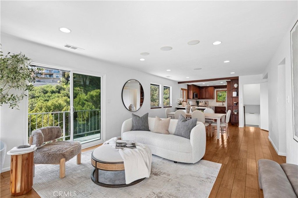 Photo of 991 Meadowlark Drive Dr, Laguna Beach, CA 92651 (MLS # LG26018174)