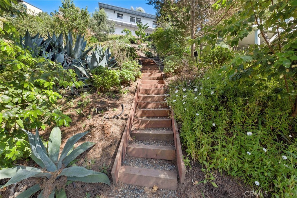 991 Meadowlark Drive, Laguna Beach CA 92651 - Photo 19