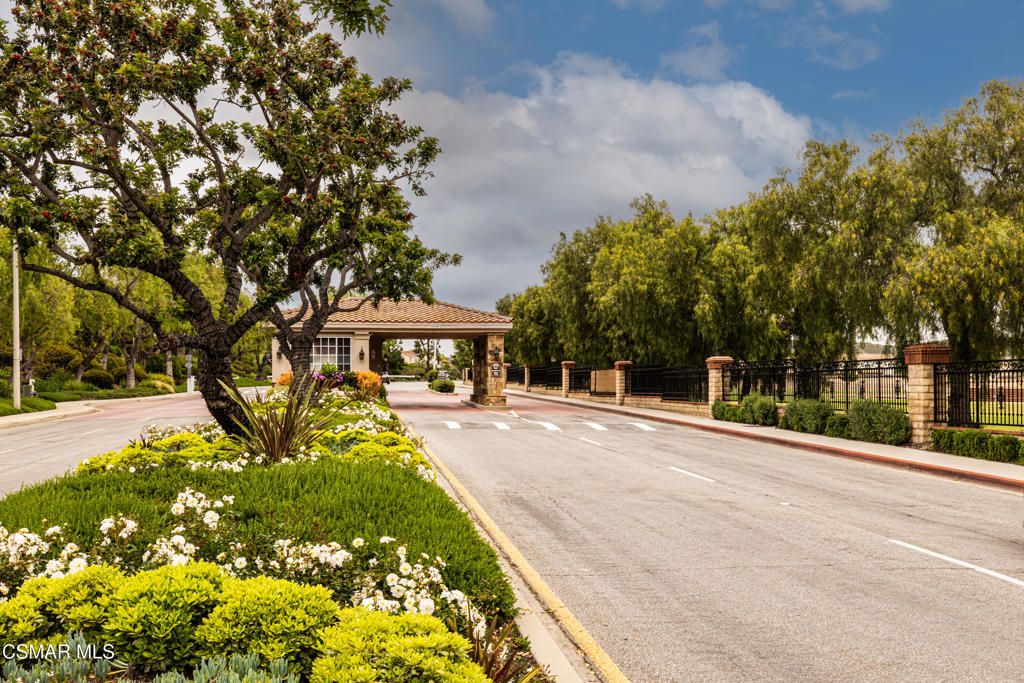 Photo of 1504 Applefield Street, Thousand Oaks, CA 91320 (MLS # 226001269)