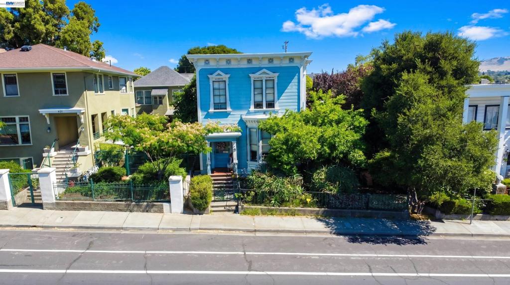 834 Georgia St