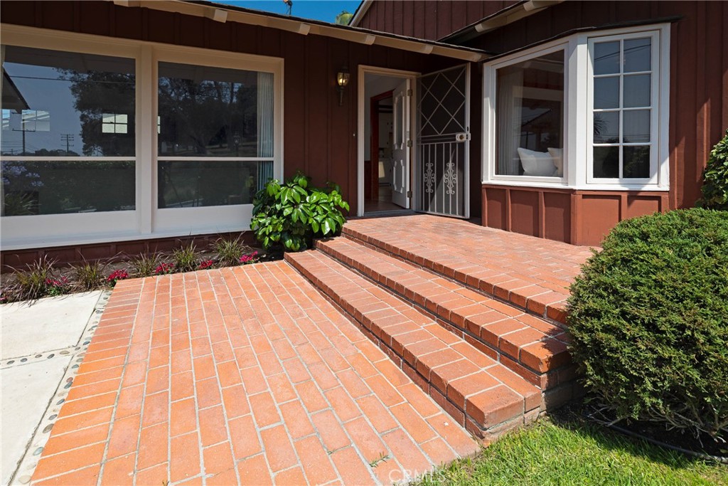1301 W Malvern Avenue