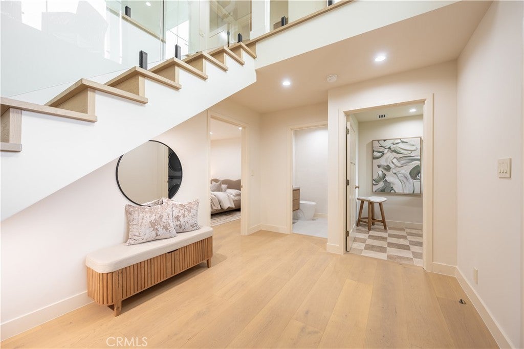 21801 Providencia