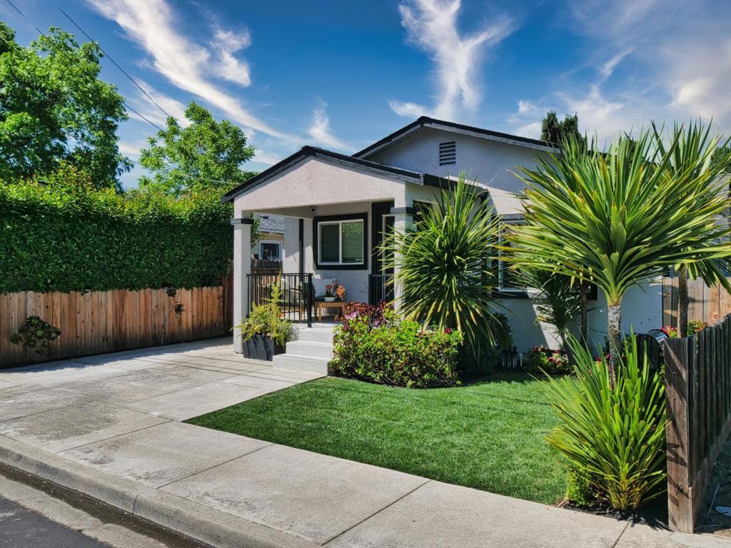 721 Sarah Street