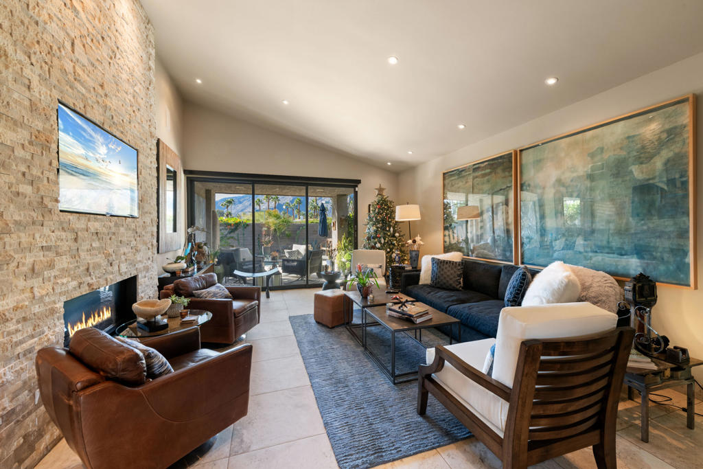 2937 Sundance Circle W