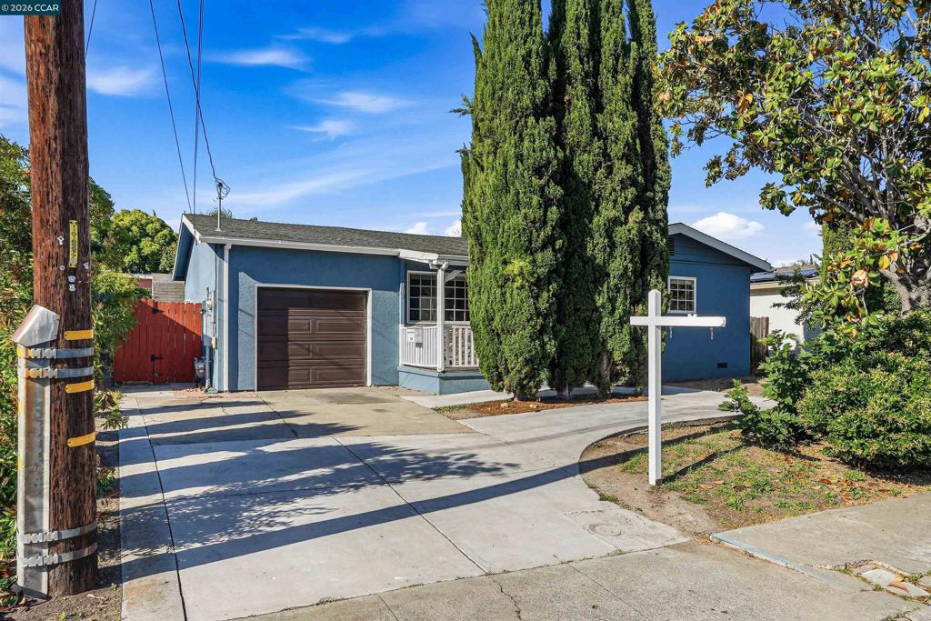 219 W Leland Rd