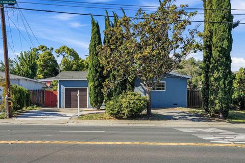 Photo of 219 W Leland Rd RD, Pittsburg, CA 94565 (MLS # 41134101)