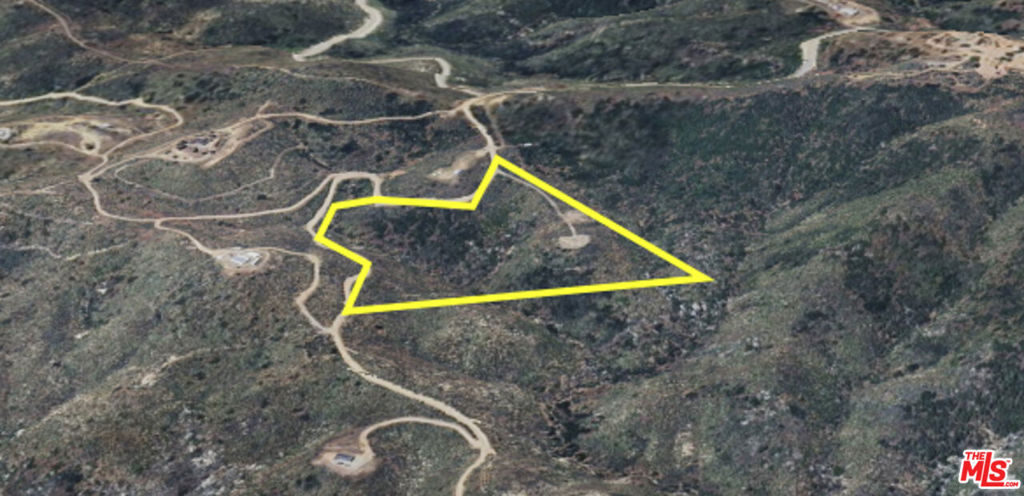 Remarks : 23-Acre Estate (Land only) in Twin Pines/Mountain Acres Community with 360 panoramic views of the San Gorgonio and San Jacinto Mountains above and the Coachella Valley below. Prime Lot in spectacular mountain community, secluded and quiet, located 30 minutes from Palm Springs and Idyllwild at an elevation of approx. 3,500 feet. The terrain is excellent for horses, cows, chicken, bees etc. The climate may be suitable for avocados, apples, peaches etc. Property is divided by community road (Wonderview Rd) and consists of two sections: Main approx. 21 acres and an additional approx. 2 acres. Main section has several flat mostly leveled pads and a flat hill-top pad approx. 10,000SqFt (former home site). Additional section (approx. 2 acres) is mostly flat and level with separate entrance. Water meter/service is on a property. Hi-Tension Power Edison Grid is in vicinity. Septic tank from former house may still be underground. Gated driveway to main section. Approx. 700ft from paved Twin Pines Rd. Zoning W-2-M-20 may have wide variety of land use with conditional use permit and/or approval of a plot plan: from single family house to airport, church, Hunting/Shooting Clubs, RV Park, Mobile Park and dozens more; endless possibilities.