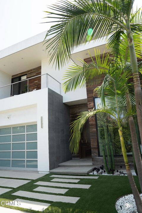 Photo of 132 N Laurel Avenue, Los Angeles, CA 90048 (MLS # V1-32469) Photo of 132 N Laurel Avenue, Los Angeles, CA 90048 (MLS # V1-32469)