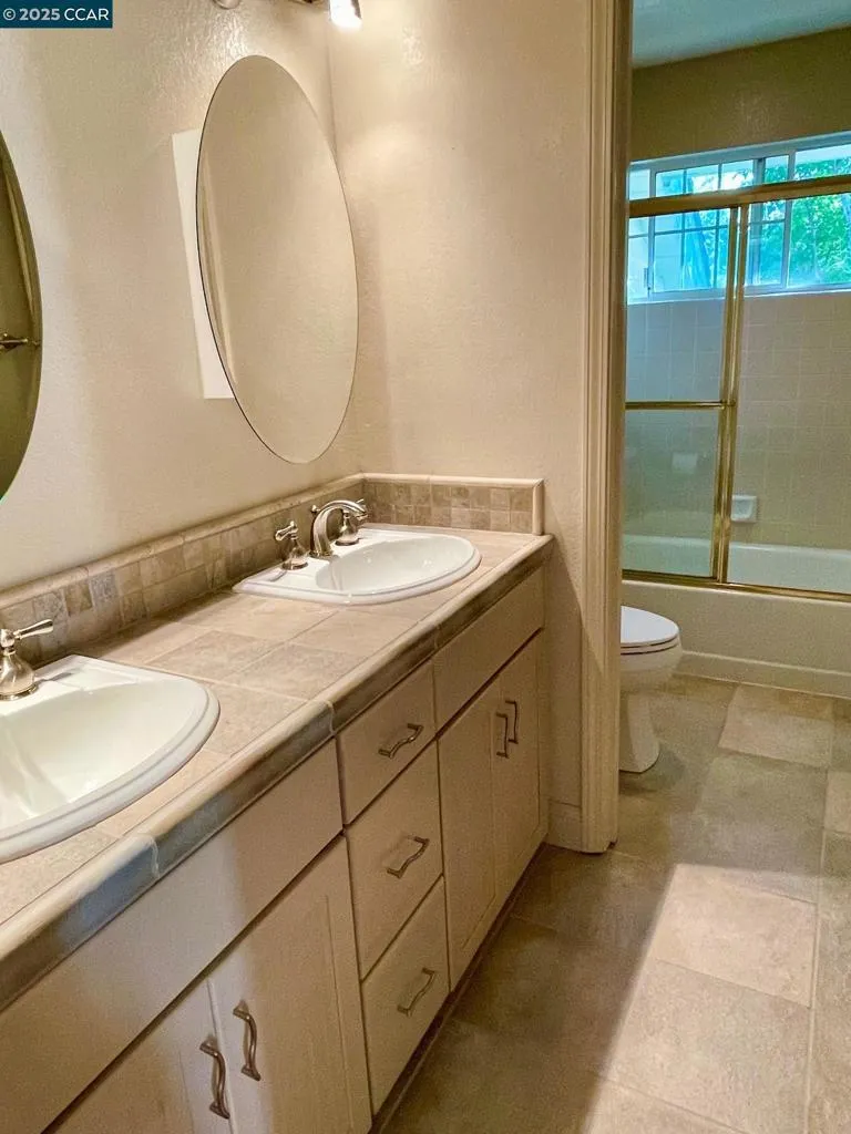 San Ramon, California 94582, United States, 4 Bedrooms Bedrooms, ,3 BathroomsBathrooms,Residential,Active,175435