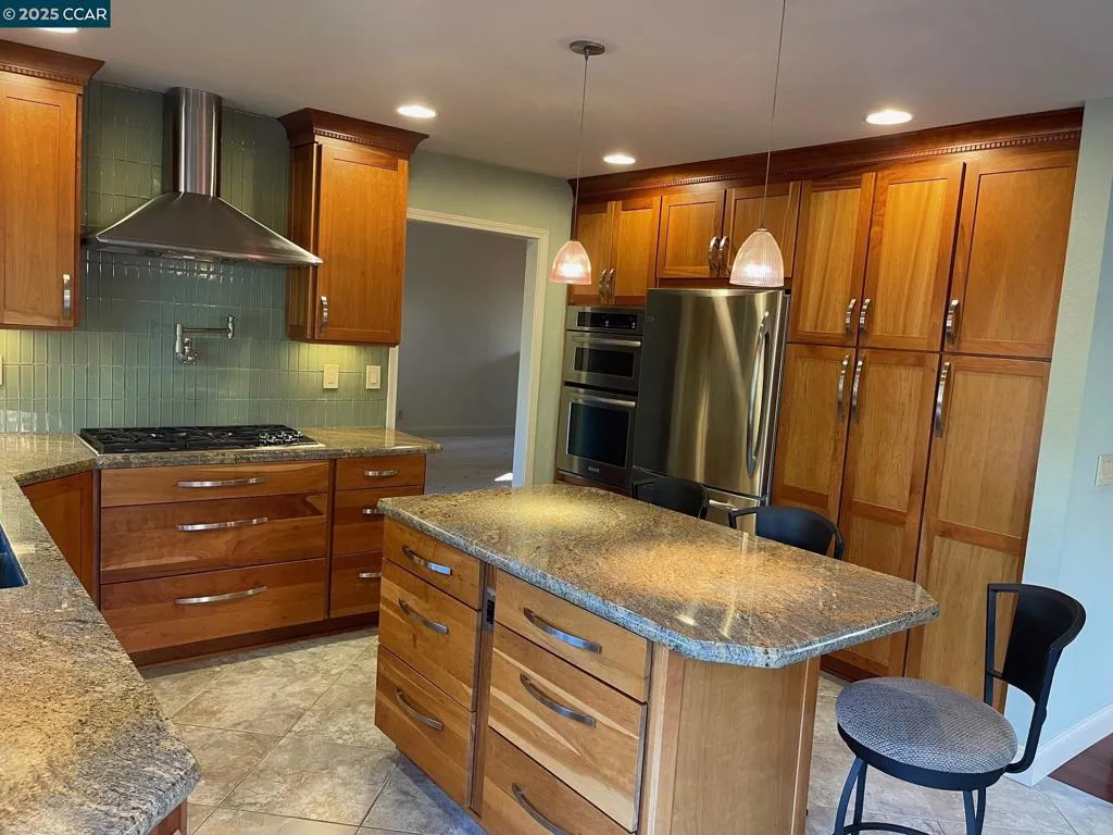 San Ramon, California 94582, United States, 4 Bedrooms Bedrooms, ,3 BathroomsBathrooms,Residential,Active,175435