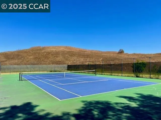 San Ramon, California 94582, United States, 4 Bedrooms Bedrooms, ,3 BathroomsBathrooms,Residential,Active,175435