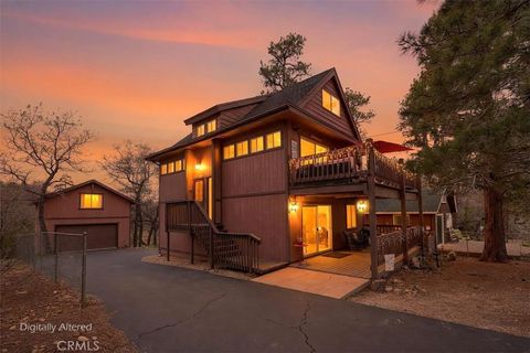 Photo of 796 Orange AVE, Sugarloaf, CA 92386 (MLS # IG26113255)